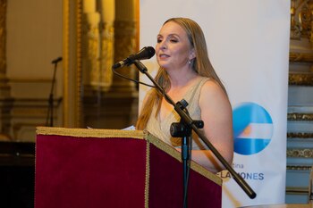 40 fotos: la celebración del Bicentenario entre el Reino Unido y la Argentina en el Teatro Colón 40 fotos: la celebración del Bicentenario entre el Reino Unido y la Argentina en el Teatro Colón