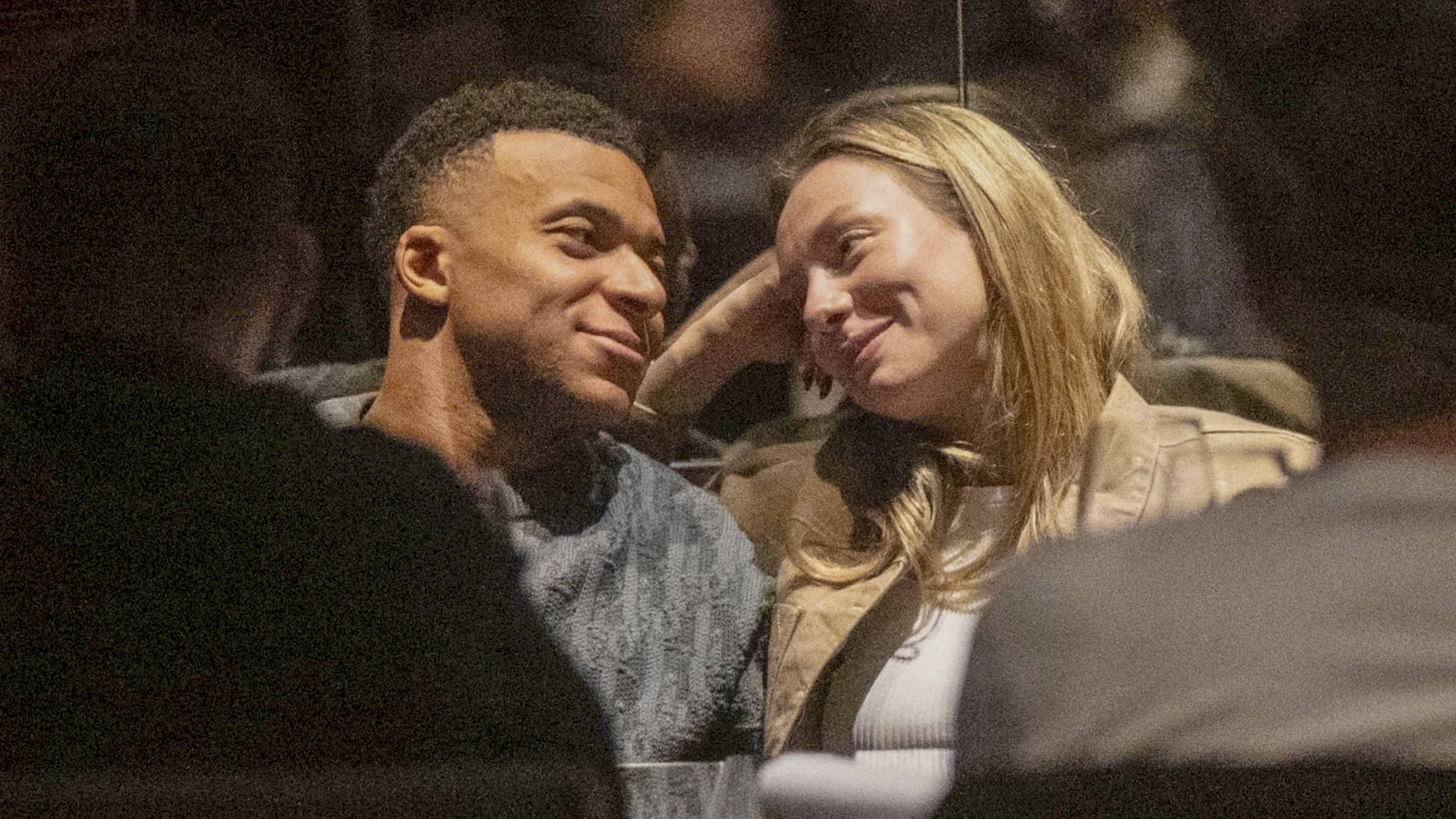Ester Expósito y Mbappé en una de sus citas (Grosby)