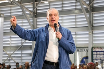 La regularización liderada por la UTECT y Bienes Nacionales beneficiará directamente a 40.000 personas al finalizar el proceso de titulación. (Cortesía: Gobierno de República Dominicana)