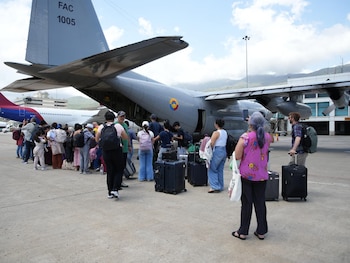 El consulado en Caracas verificó documentos, expidió pasaportes de emergencia y coordinó inscripciones para acceder al puente aéreo, en un proceso activado tras los terremotos del 24 de junio - crédito Cancilleria de Colombia