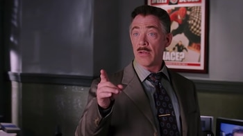 Así fue el encuentro de J. K. Simmons con Spider-Man en un partido de béisbol