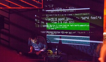 Durante las actuaciones, es común