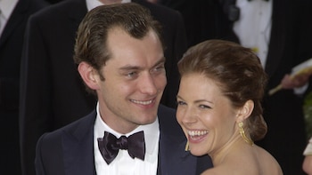 Jude Law y Sienna Miller