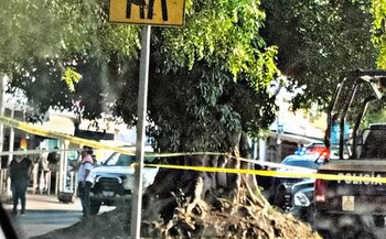 El agente salía de sus