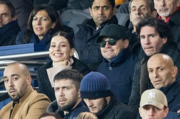 La pareja en el estadio