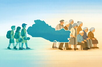 Una ilustración con el mapa de El Salvador al centro. A la izquierda, tres niños y adolescentes con mochilas. A la derecha, ocho adultos mayores, algunos con bastón.