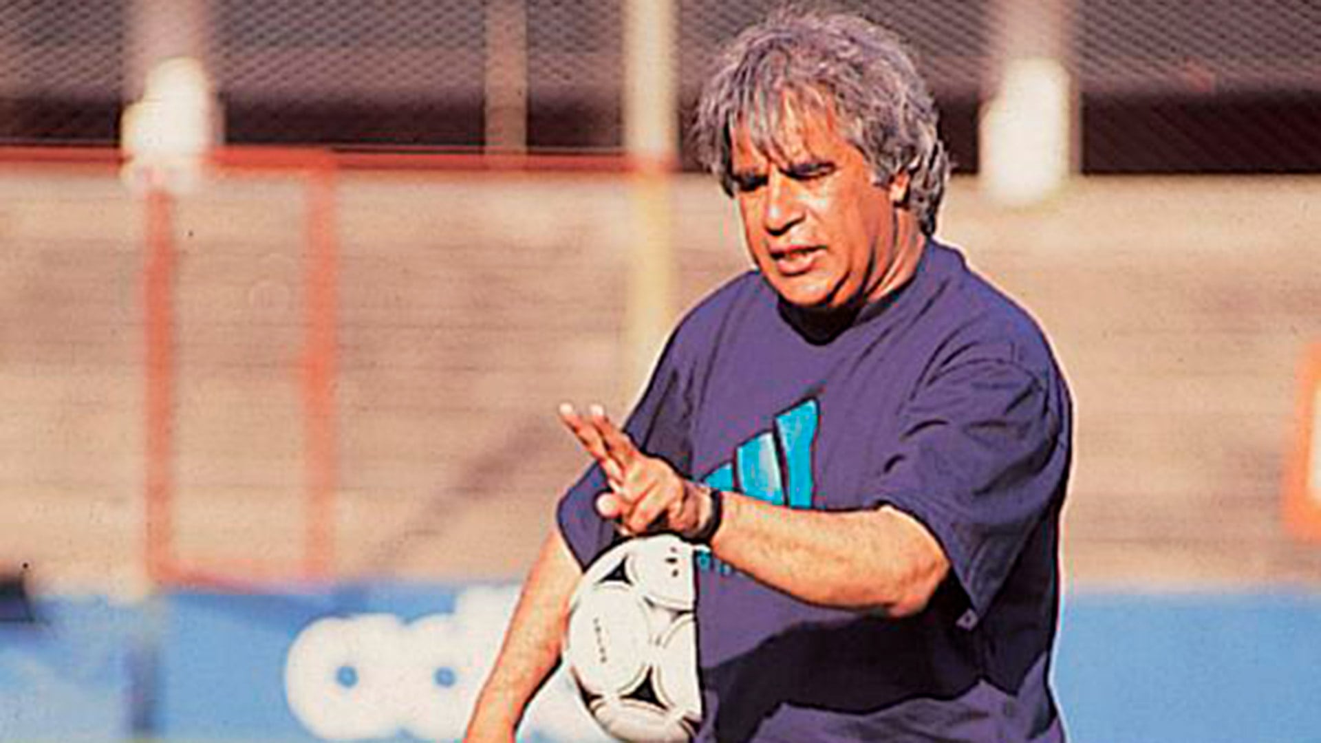 El Negro fue ayudante de campo de Alfio Basile y luego entrenador principal. Incluso, estuvo cerca de acompañar al Coco en la selección argentina