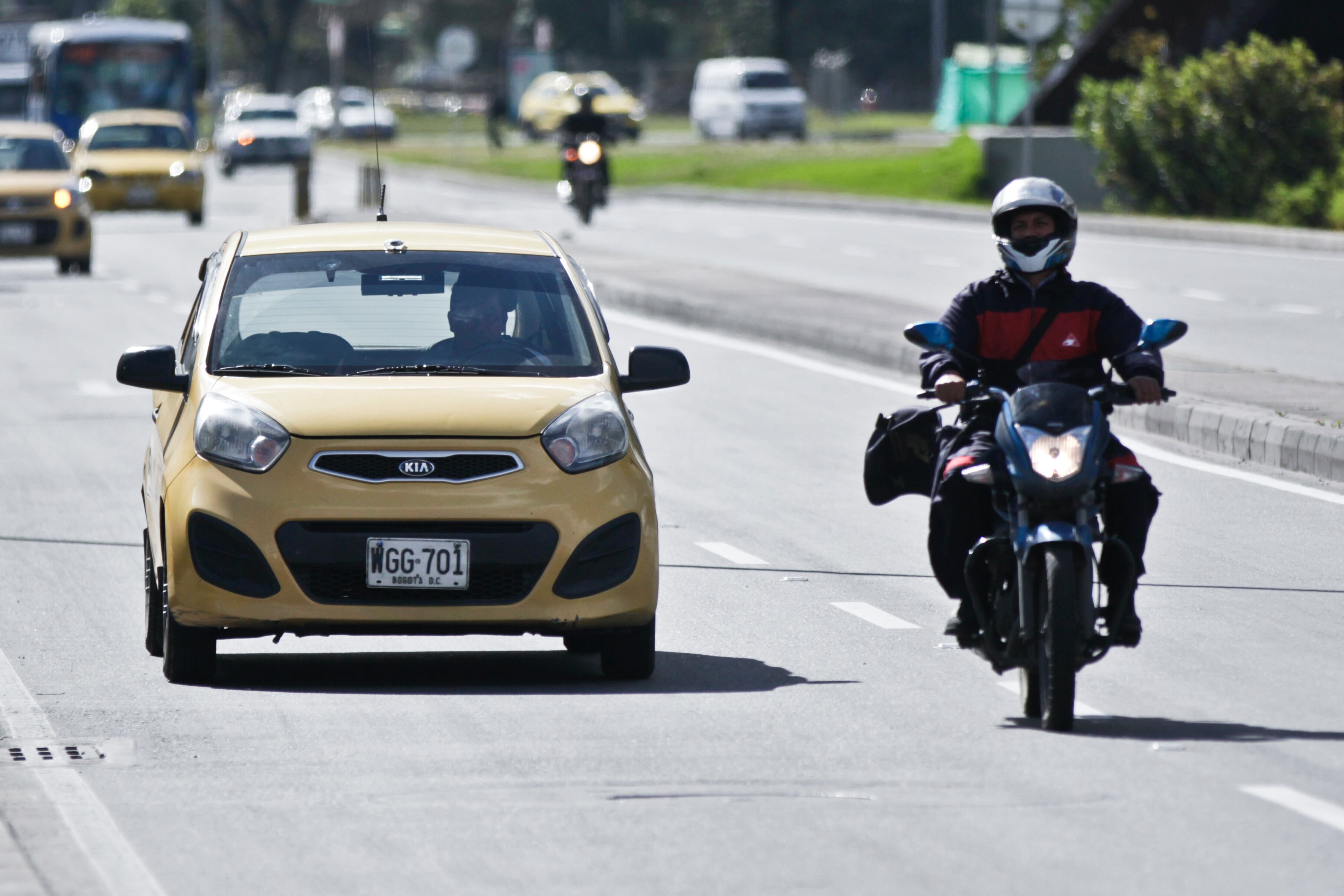 Taxis en Bogotá podrán convertirse en autos particulares sin reposición inmediata de cupo: esto cuesta el trámite