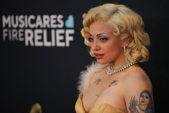 Mon Laferte (REUTERS/Daniel Cole)