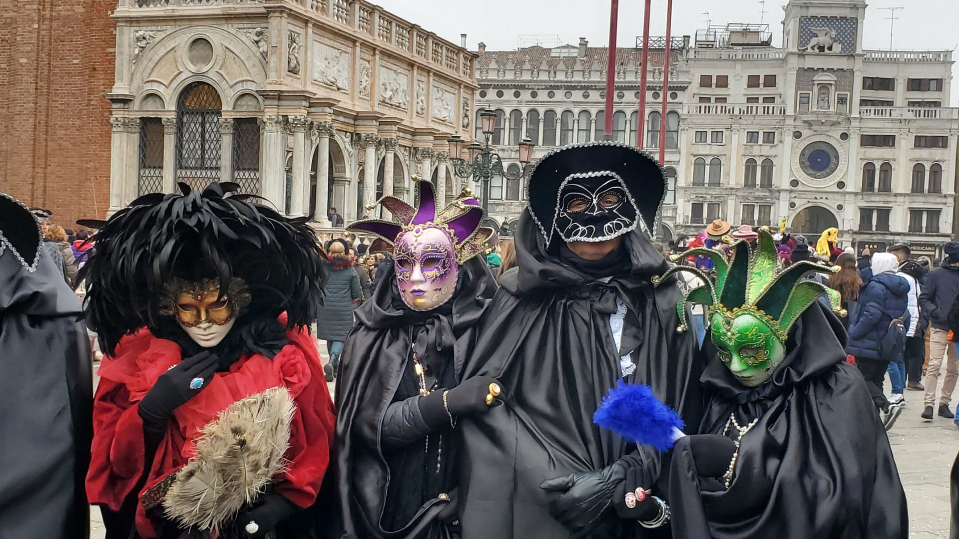 La niebla y las mareas altas de otoño transforman los canales de Venecia en un paisaje asociado con relatos de misterio y antiguas epidemias