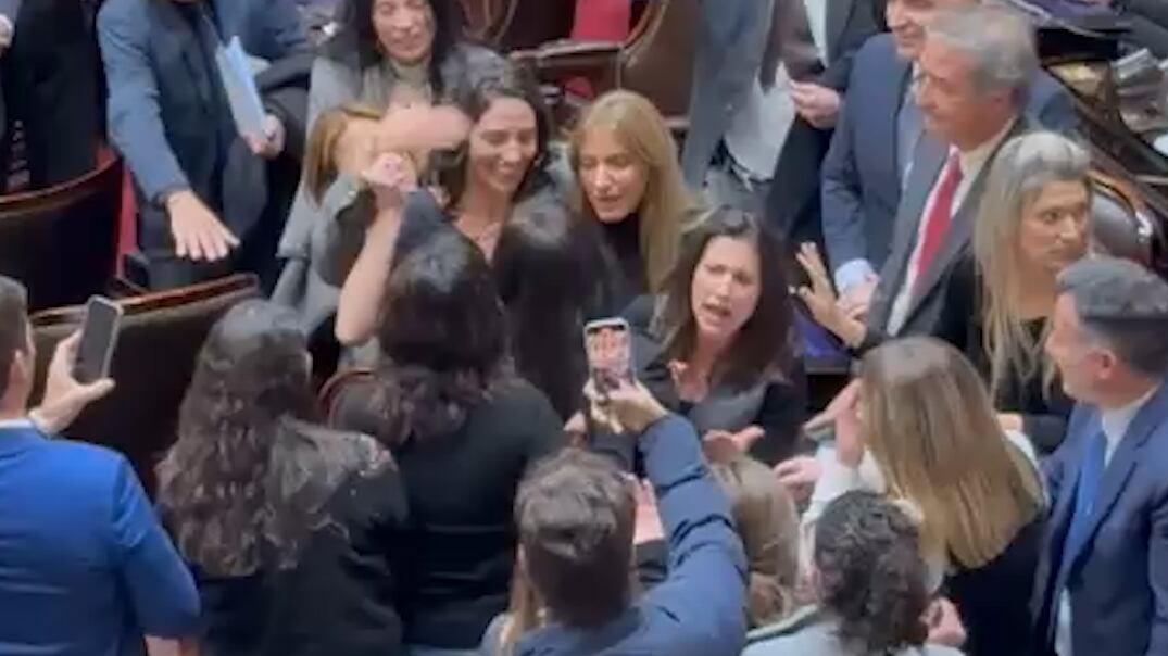 La última sesión en Diputados terminó en un escándalo entre UP y LLA