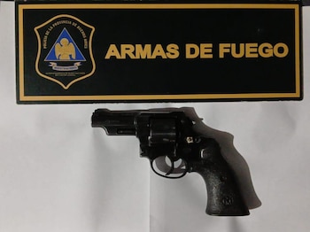 El arma secuestrada en medio