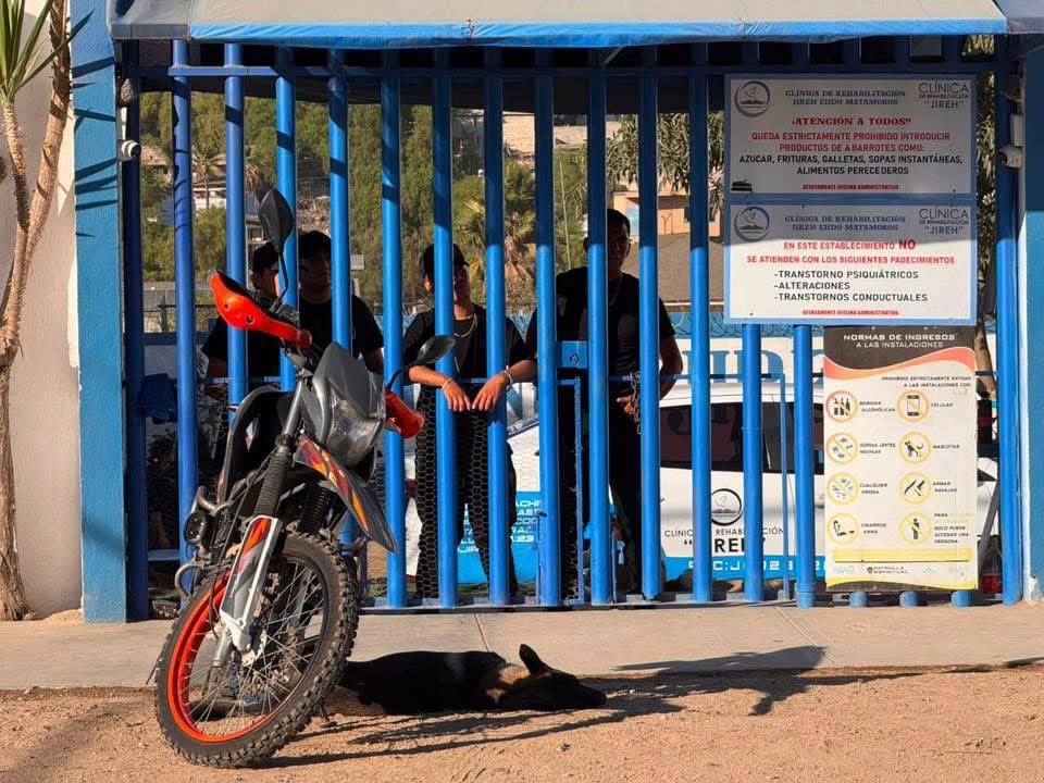 La suspensión temporal ocurre dos semanas después del homicidio de Richard Damián dentro de las instalaciones de la Clínica Jireh. (X @XiomaraVargasTV)