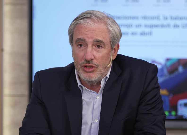 El ajuste económico realizado sin reservas y sin acceso al crédito externo representa una cirugía de emergencia para Argentina, según Darío Epstein (Infobae en Vivo)