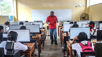 IA llega a colegios públicos de Lima: Alumnos recibirán apoyo para frenar avance de los ‘ninis’