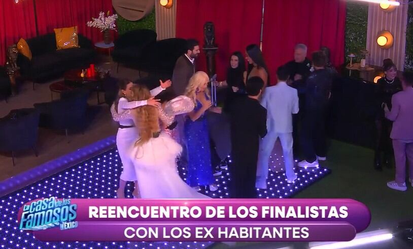 Los finalistas recibieron la visita de los exhabitantes. (Captura de pantalla La Casa de los Famosos México)