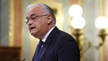 Bruselas acepta mediar dos meses