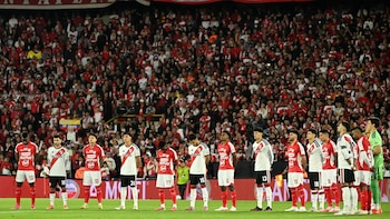 Santa Fe también fue castigado en la Copa Sudamericana: esta fue la medida de la Conmebol por culpa de sus hinchas