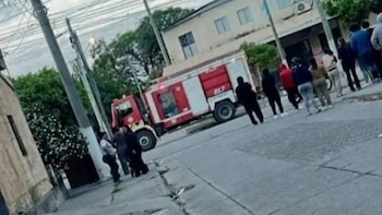 Mataron de una puñalada a un hombre mientras caminaba con su pareja en Jujuy y hay una mujer detenida