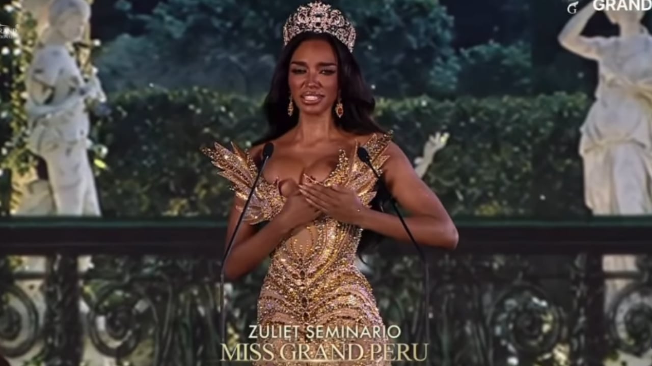Zuliet Seminario disimuló un tropiezo durante su desfile inicial en la ceremonia de bienvenida del Miss Grand International 2026 en Tailandia. (Instagram Miss Grand Perú Oficial / Zuliet Seminario)