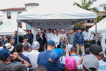Desde el municipio de La Ceja, en Antioquia, el expresidente Álvaro Uribe Vélez volvió a fijar posición frente al presidente Gustavo Petro - crédito @PalomaValenciaL/X