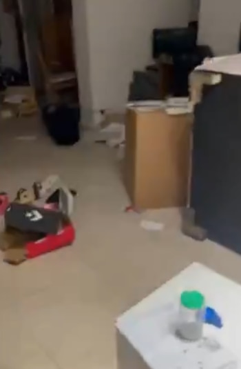 Los ladrones forzaron la puerta,