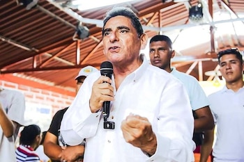 En los últimos lugares de la votación figuran Carlos Gonzalo Álvarez Loayza y Roberto Helbert Sánchez Palomino, ambos con 2,398% de los votos válidos.