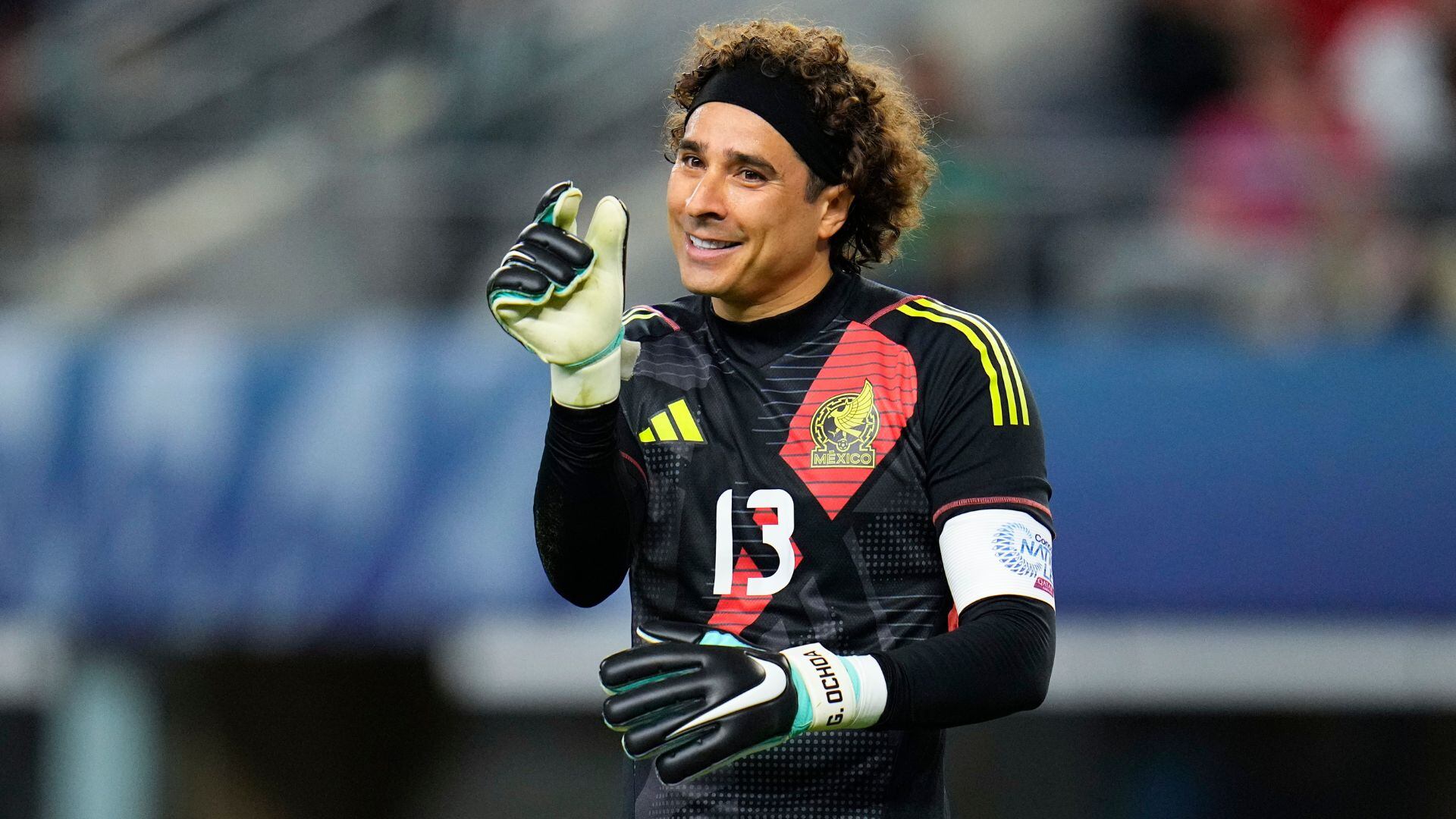 Memo Ochoa es uno de los porteros más goleados en Europa. (AP Foto/Julio Cortez)
