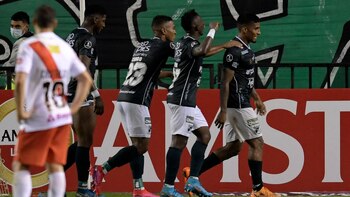 Deportivo Cali goleó 3-0 a Always Ready y Boca Juniors quedó obligado a ganar para avanzar a los octavos de final de la Copa Libertadores