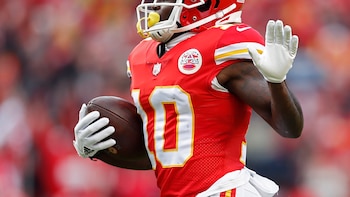 Tyreek Hill, de Dolphins, escogido