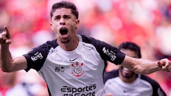 Gabriel Paulista, a todo pulmón