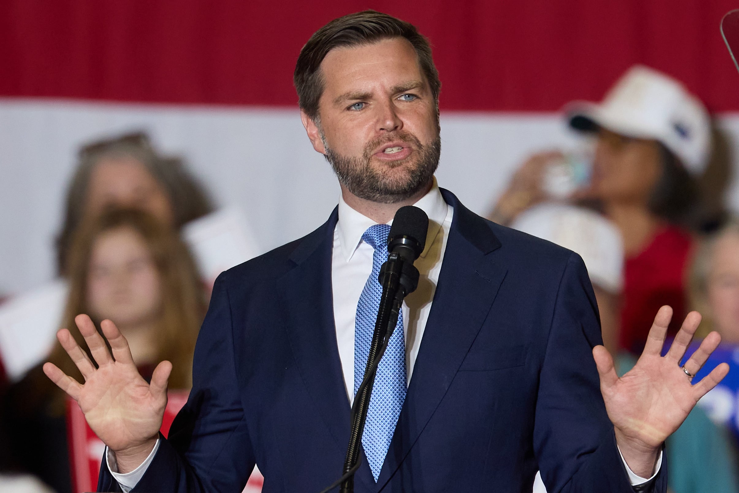 JD Vance defendió el acuerdo con Irán y aseguró que incluye a Israel y al Líbano: “Es un pacto de paz regional” (EFE/Archivo)