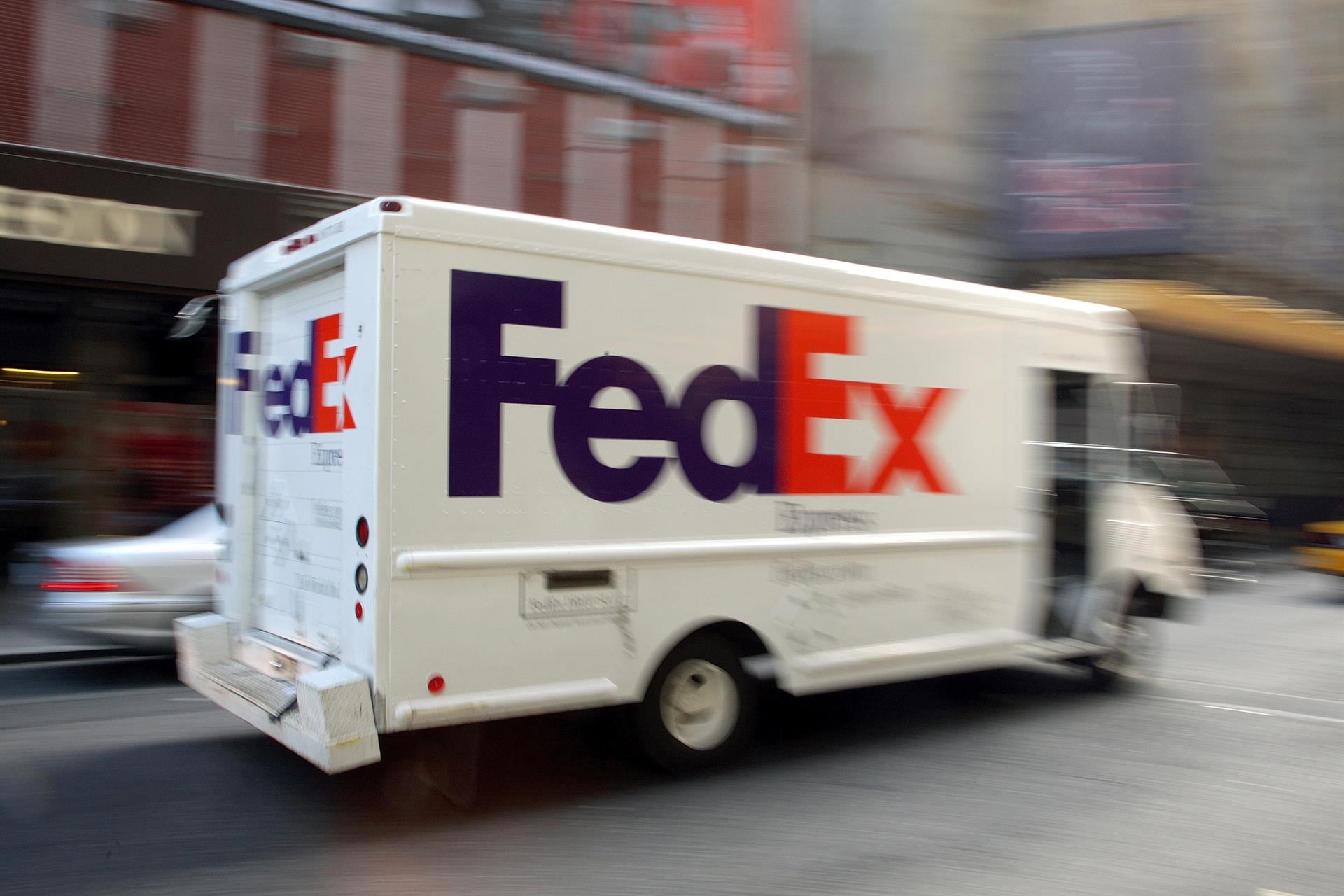 FedEx gana 816,3 millones de euros en el segundo trimestre fiscal, un 29% más, y ajusta previsiones