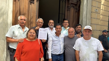 Las gremiales del transporte entregan al Congreso de Guatemala una propuesta de alivio fiscal por el alza del petróleo