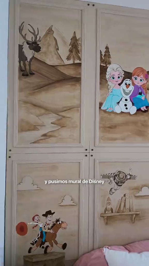 Demner contrató a una artista para pintar un mural de Disney en la habitación de la pequeña
