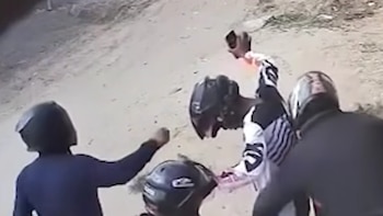 Asaltan a cobradores de “gota a gota” en Piura: delincuentes armados les robaron celulares, cascos y hasta los zapato