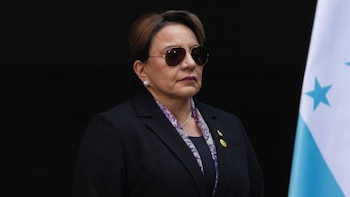 La presidenta de Honduras llama
