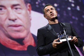 Matteo Garrone con el León