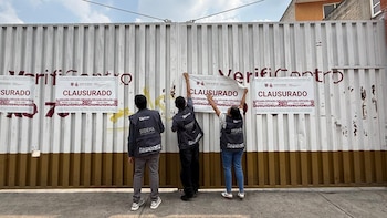 La suspensión se mantiene mientras luego de identificar una “conducta atípica”