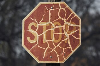 Vehículos abandonados en el Boulevard