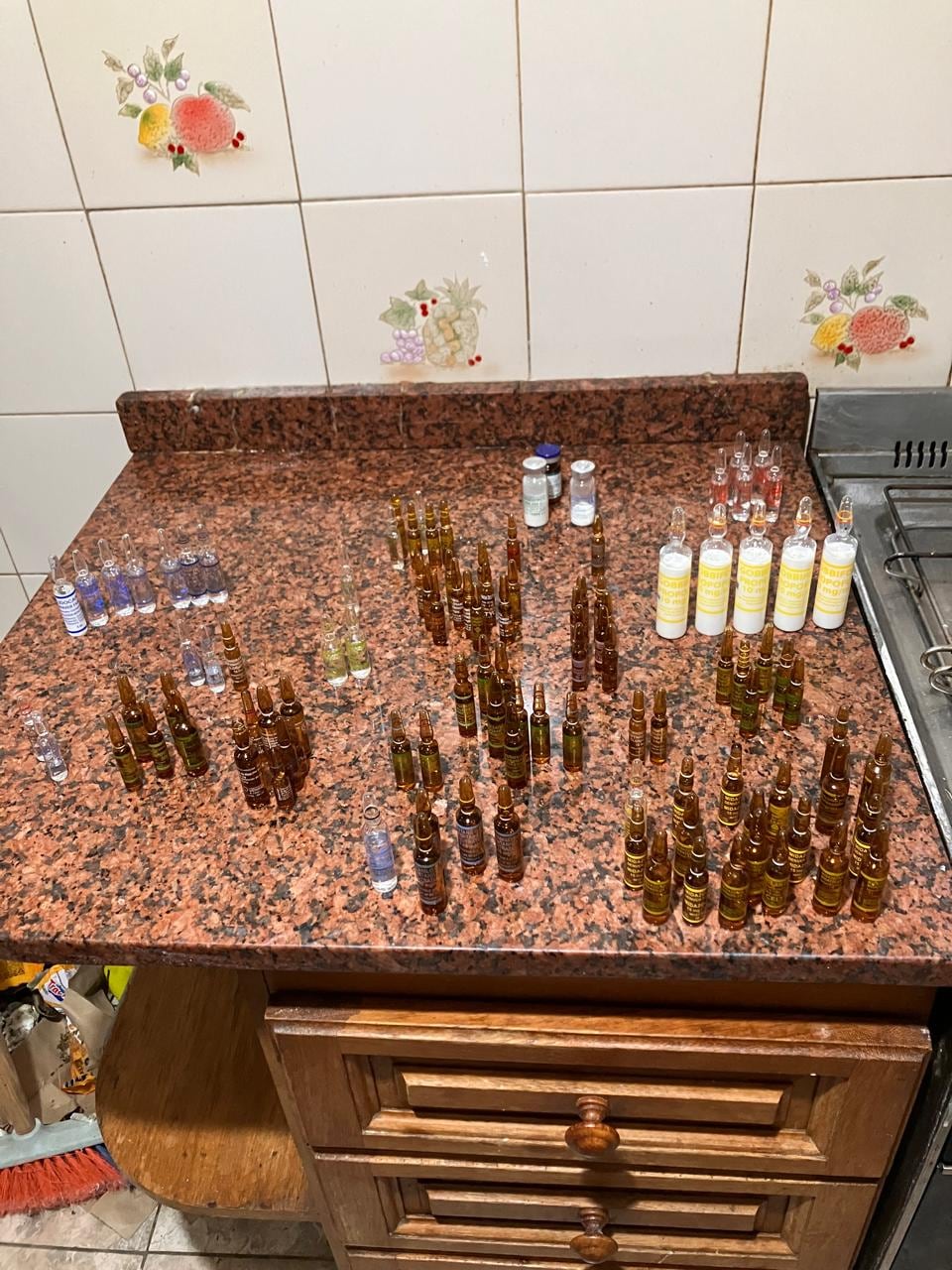 Los frascos fueron secuestrados por orden judicial