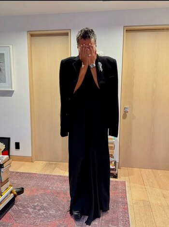 El estilista sinaloense acumula más de 165 mil pesos en outfits a lo largo de las primeras galas de La Casa de los Famosos México 2026, donde compite por un premio de 4 millones de pesos. (ig/aldorendon)