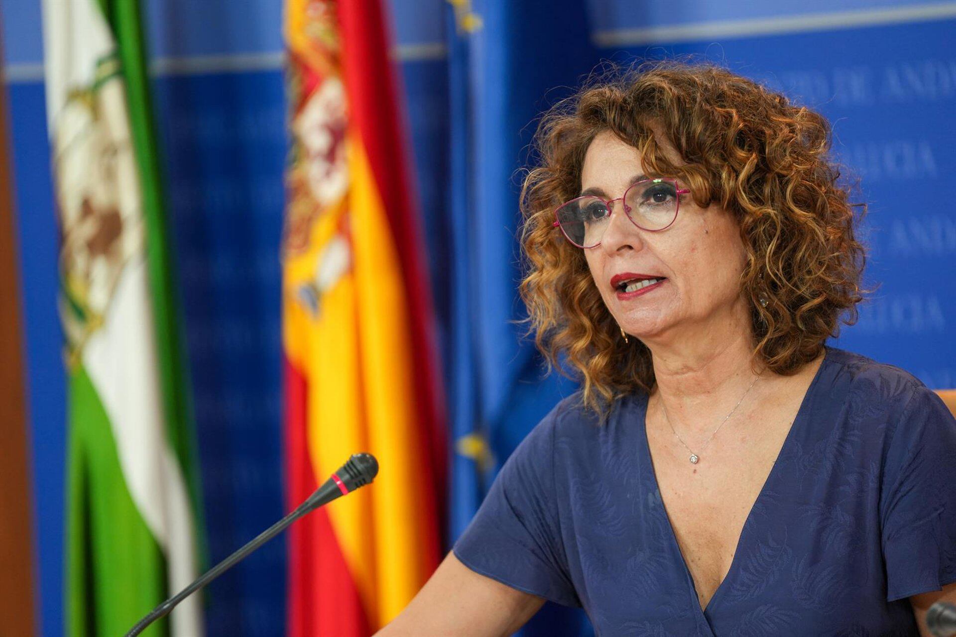 Montero reafirma su "confianza" en Zapatero ante los "cambios de versión" que siguen "la estela" marcada sobre Aldama