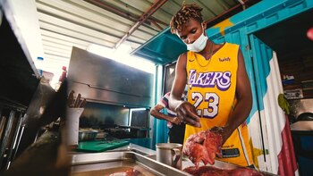 Un restaurante local en las