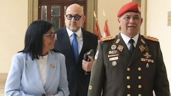 29agos26 INFOBAE ascendidos y cuestionados