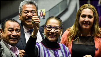 La diputada recordó las estampitas