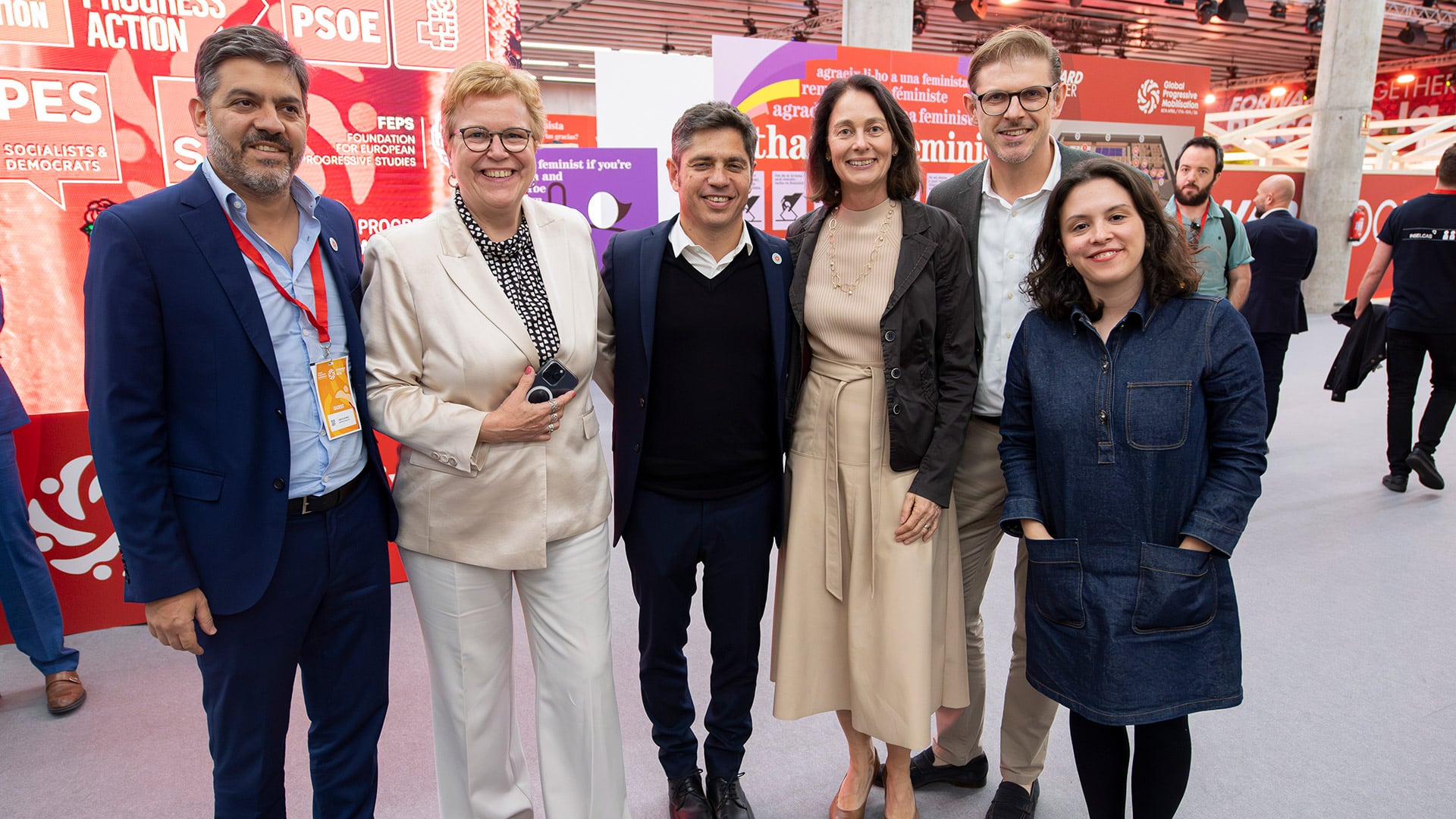 Kicillof estuvo en España para participar de la Movilización Progresista Mundial. En la misma estuvieron presentes presidentes de otros paíes como Lula (Brasil), Gustavo Petro (Colombia), Claudia Scheinbaum (México) y el anfitrión Pedro Sánchez (España)