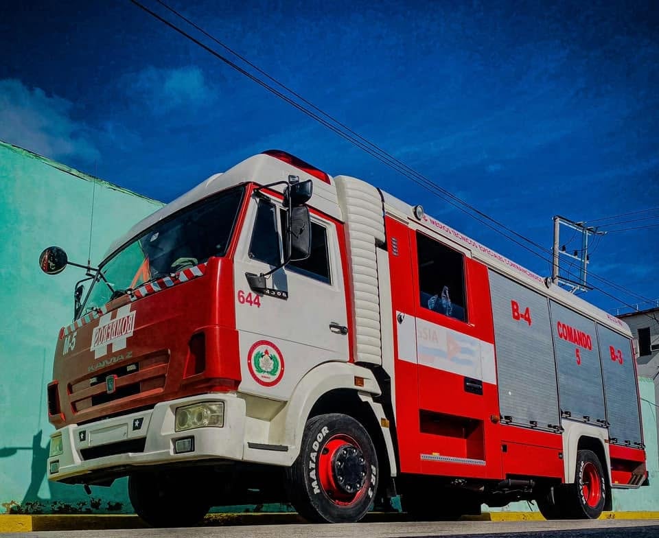 Los organismos de seguridad recomendaron el empleo de contenedores metálicos homologados para guardar carburante. (Foto cortesía Cuerpo de Bomberos de Cuba)