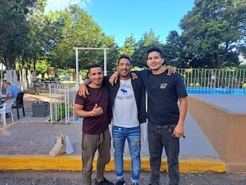 Junto a Hernán y Matías,