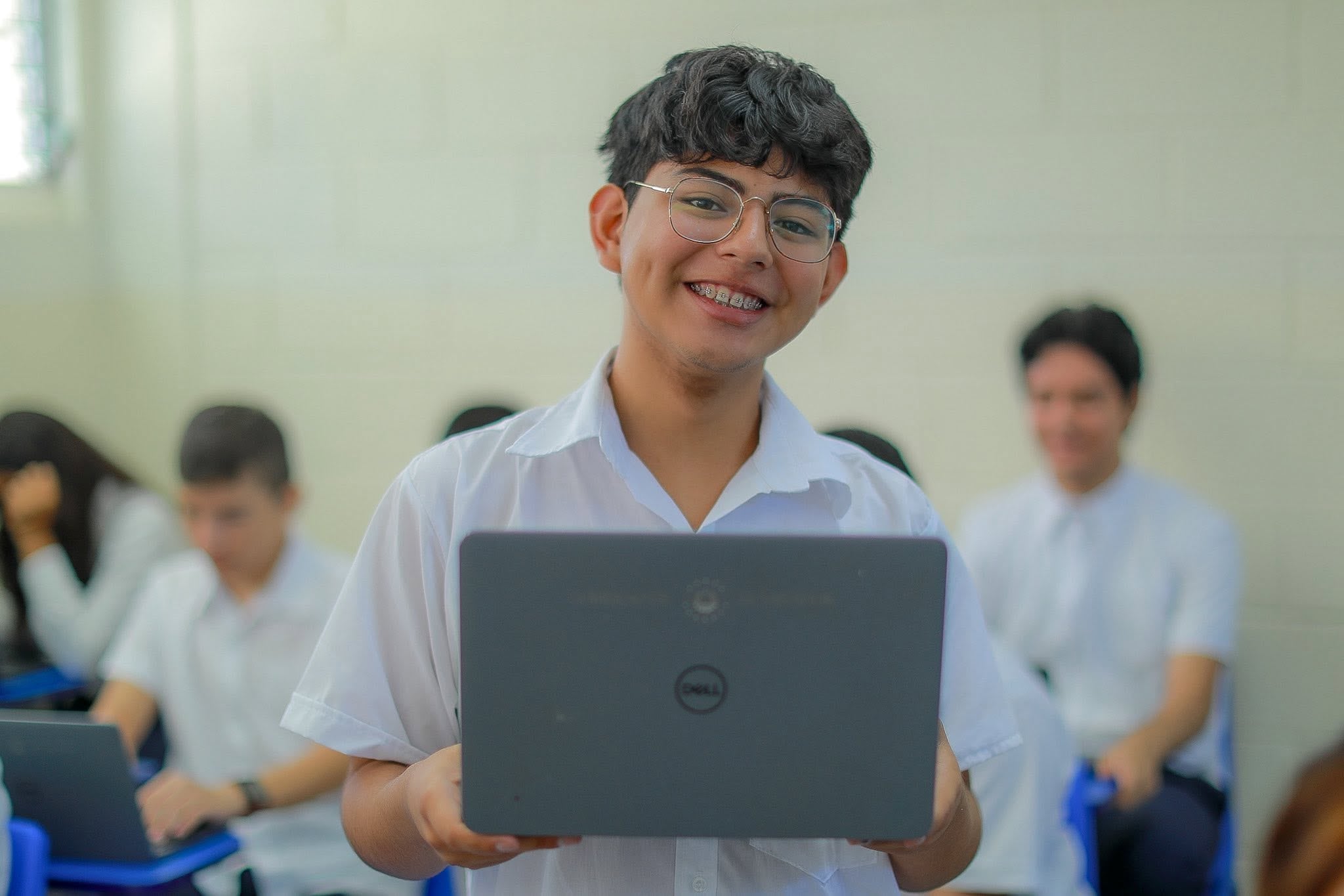 El Salvador participó en PISA 2025 con 7,073 estudiantes de 278 centros educativos, una muestra representativa de unos 77 mil alumnos de 15 años. (Foto cortesía Ministerio de Educación de El Salvador)